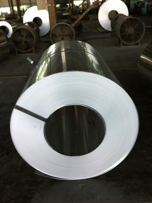 Bobina de acero inoxidable 410 con elongación del 20 al 30 por ciento, con tolerancia de más menos 0,02 mm y resistencia moderada a la corrosión, adecuada para aplicaciones de precisión