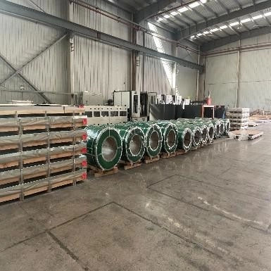304 bobina de acero inoxidable para una fuerte resistencia a la corrosión y la superficie 2B